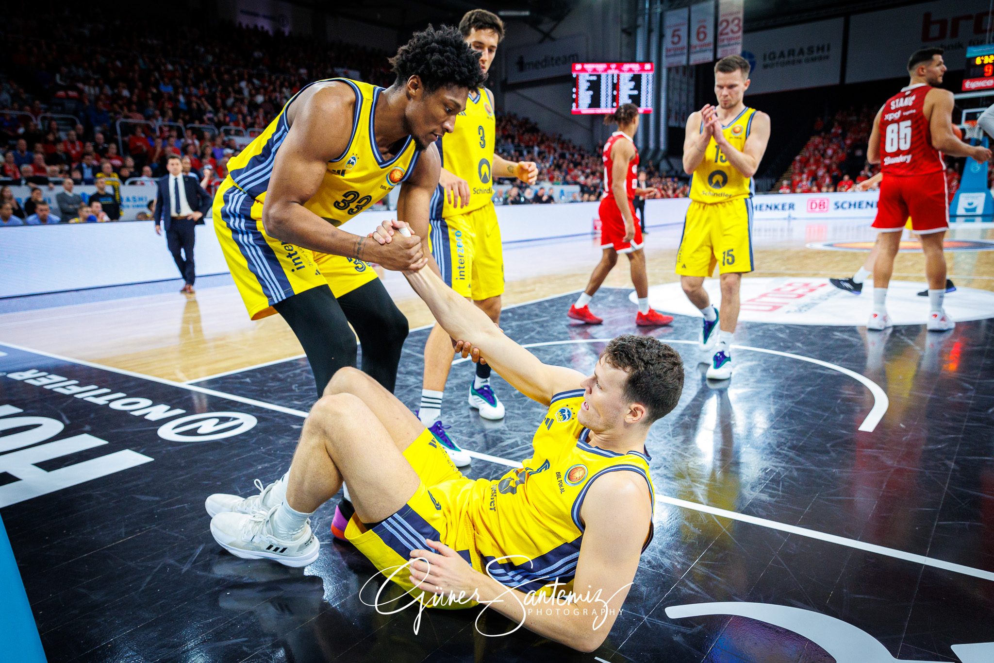 Bamberg Baskets vs. ALBA Berlin - Basketball - BBL Pokal - Viert