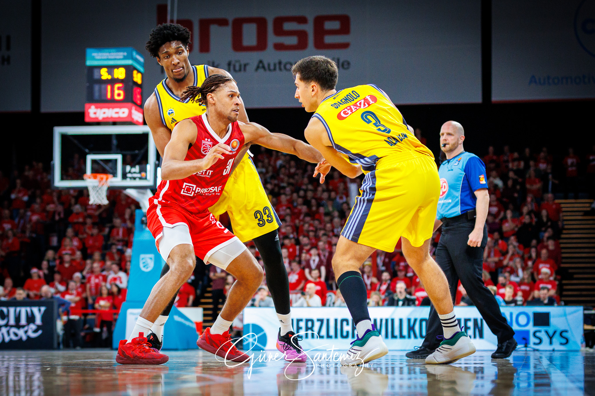 Bamberg Baskets vs. ALBA Berlin - Basketball - BBL Pokal - Viert