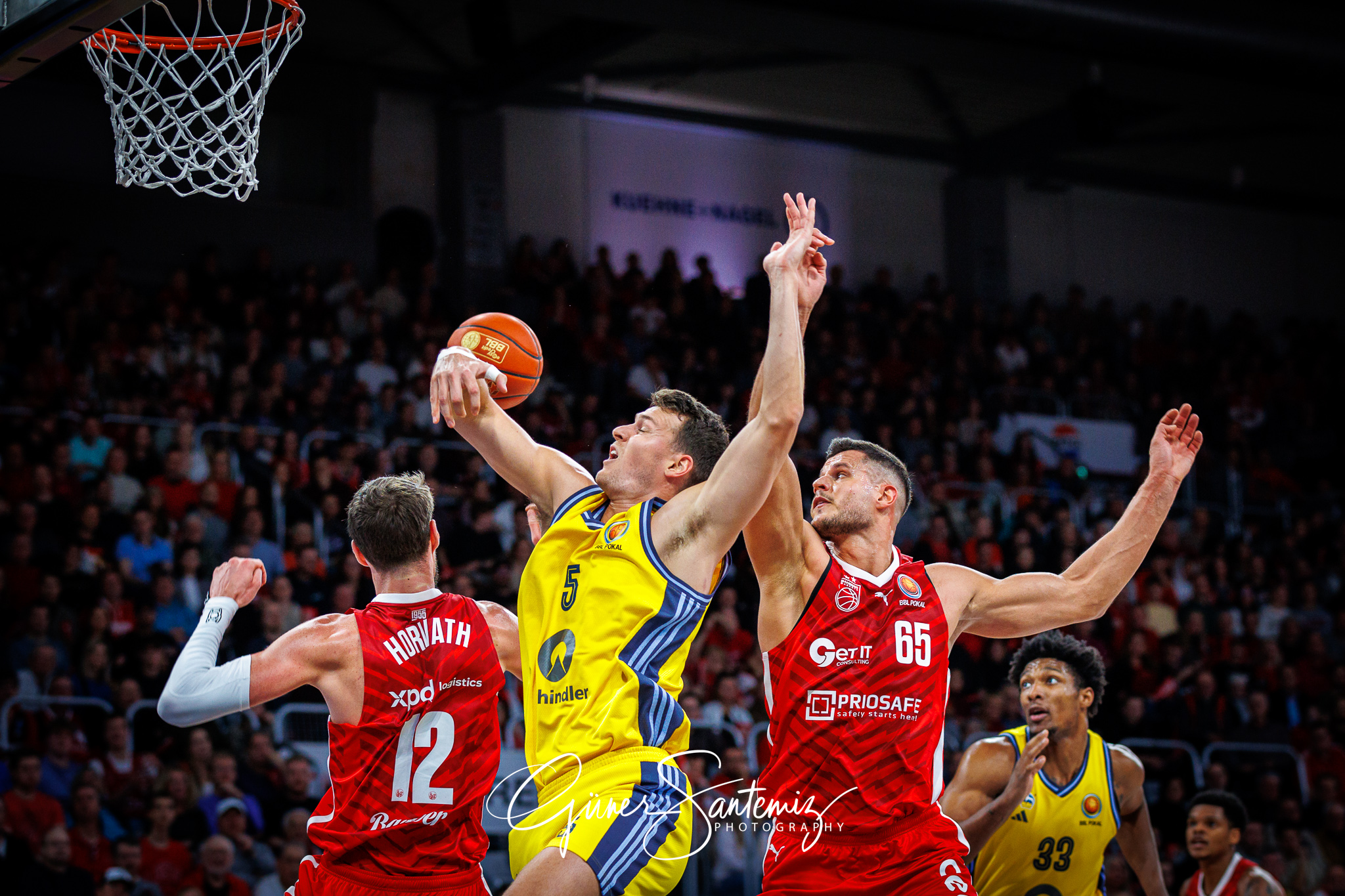 Bamberg Baskets vs. ALBA Berlin - Basketball - BBL Pokal - Viert
