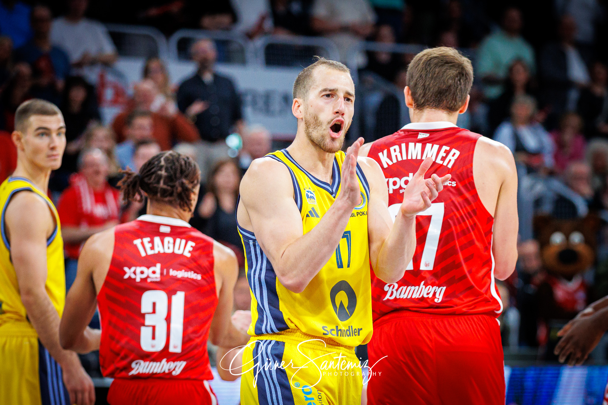 Bamberg Baskets vs. ALBA Berlin - Basketball - BBL Pokal - Viert