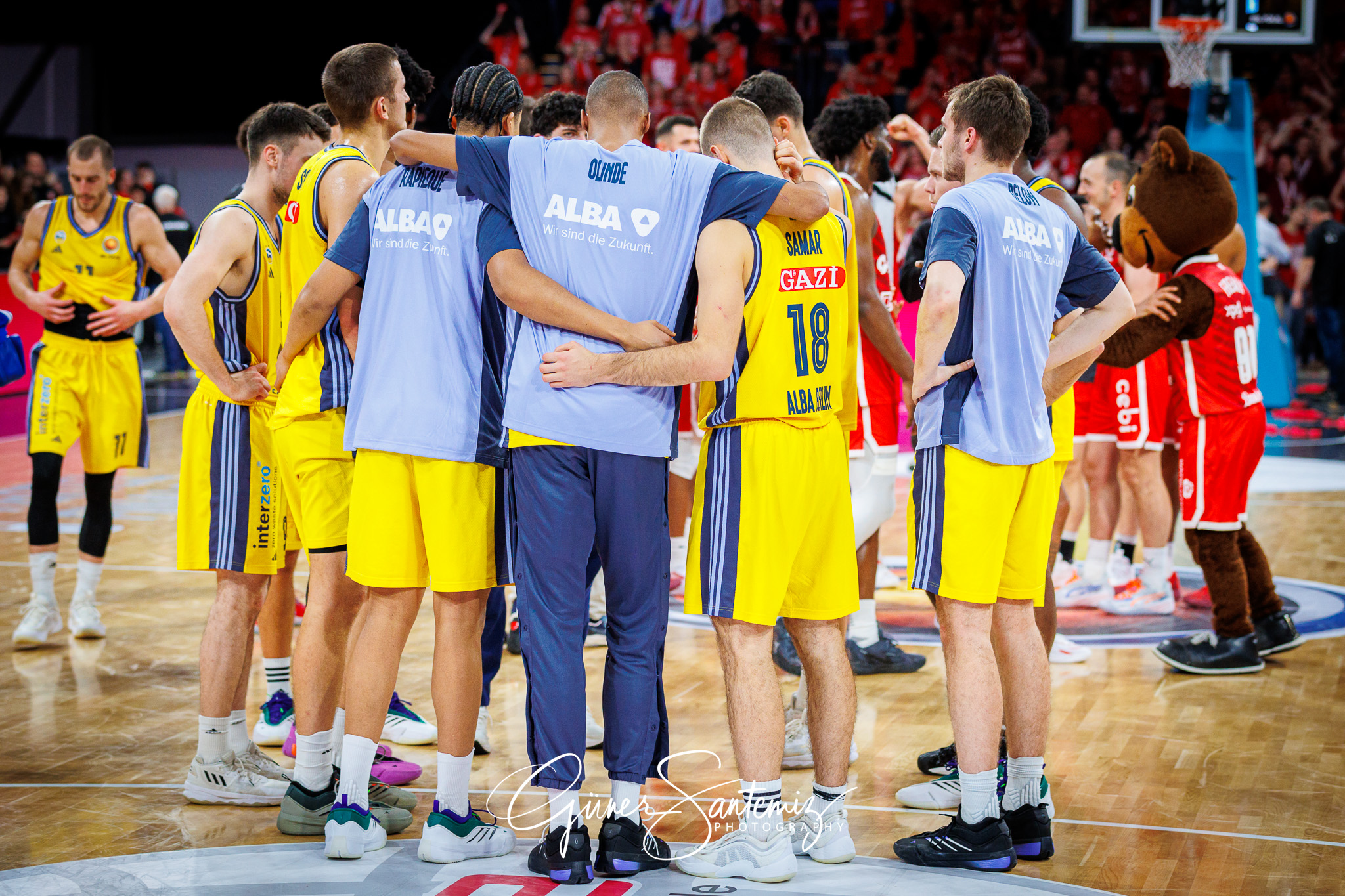 Bamberg Baskets vs. ALBA Berlin - Basketball - BBL Pokal - Viert