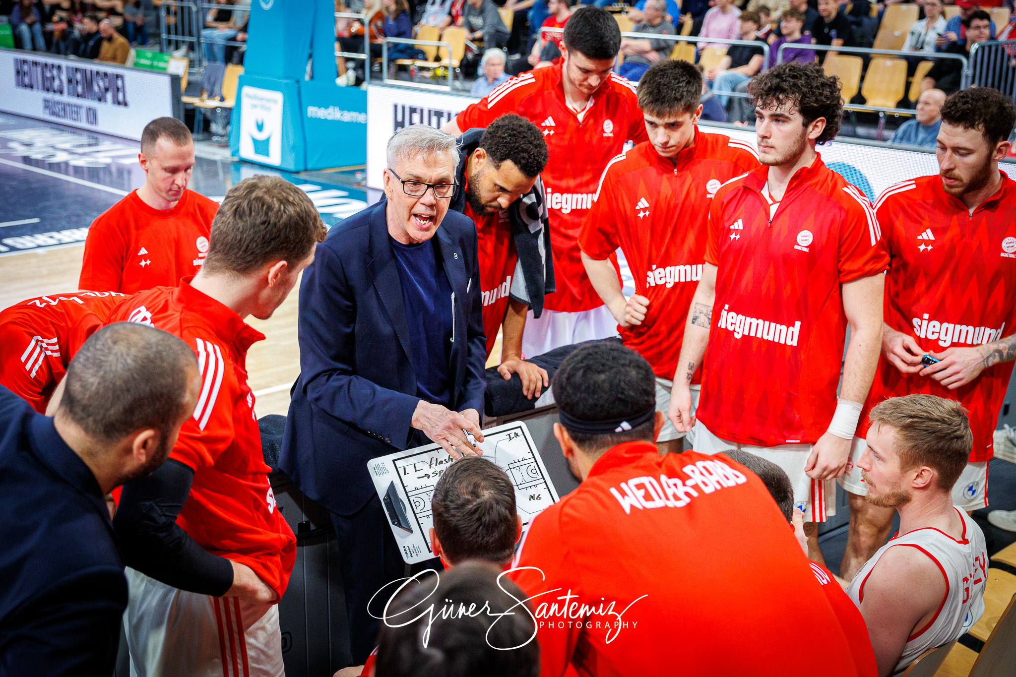 Bamberg Baskets vs. FC Bayern Muenchen Basketball - Basketball -