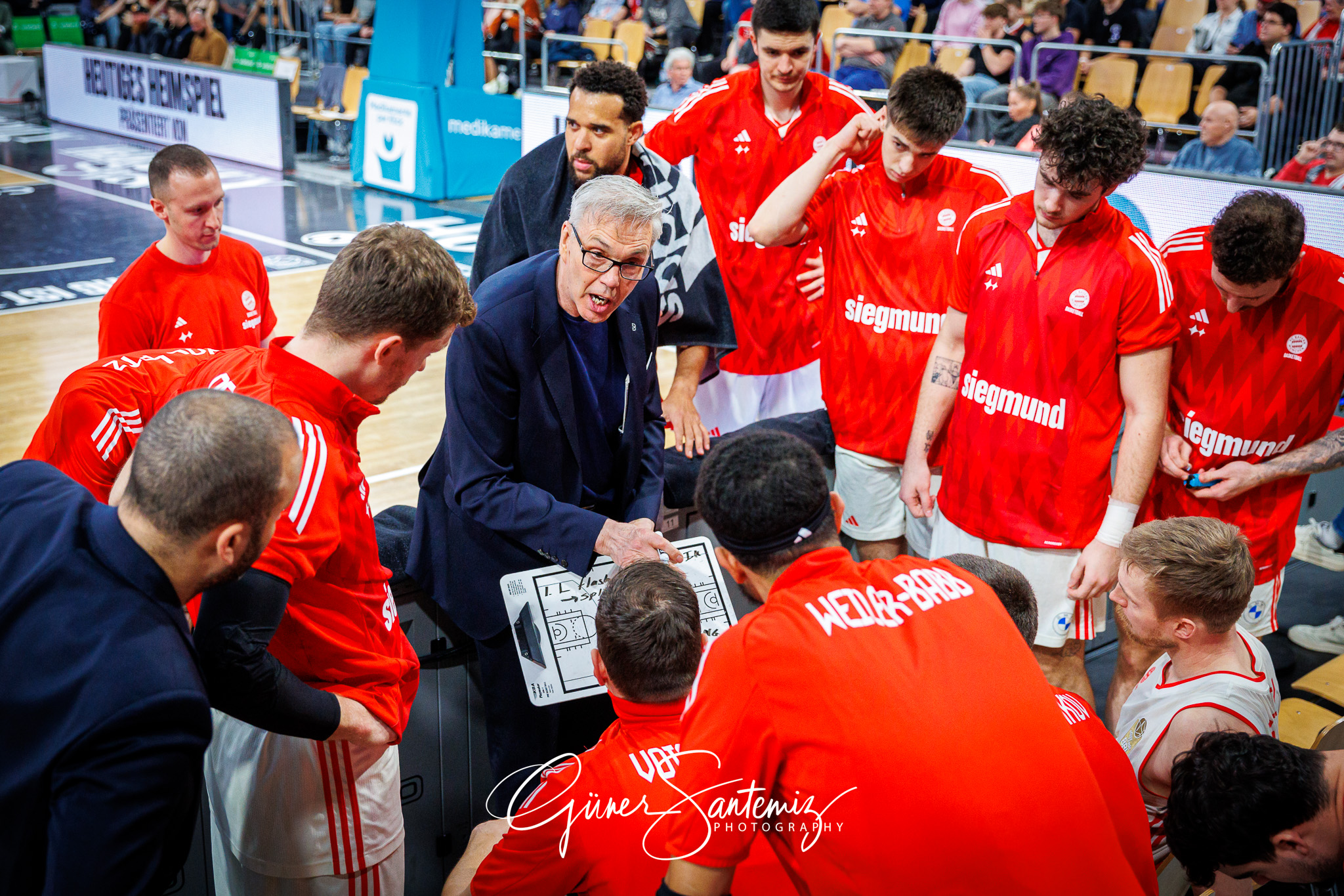Bamberg Baskets vs. FC Bayern Muenchen Basketball - Basketball -
