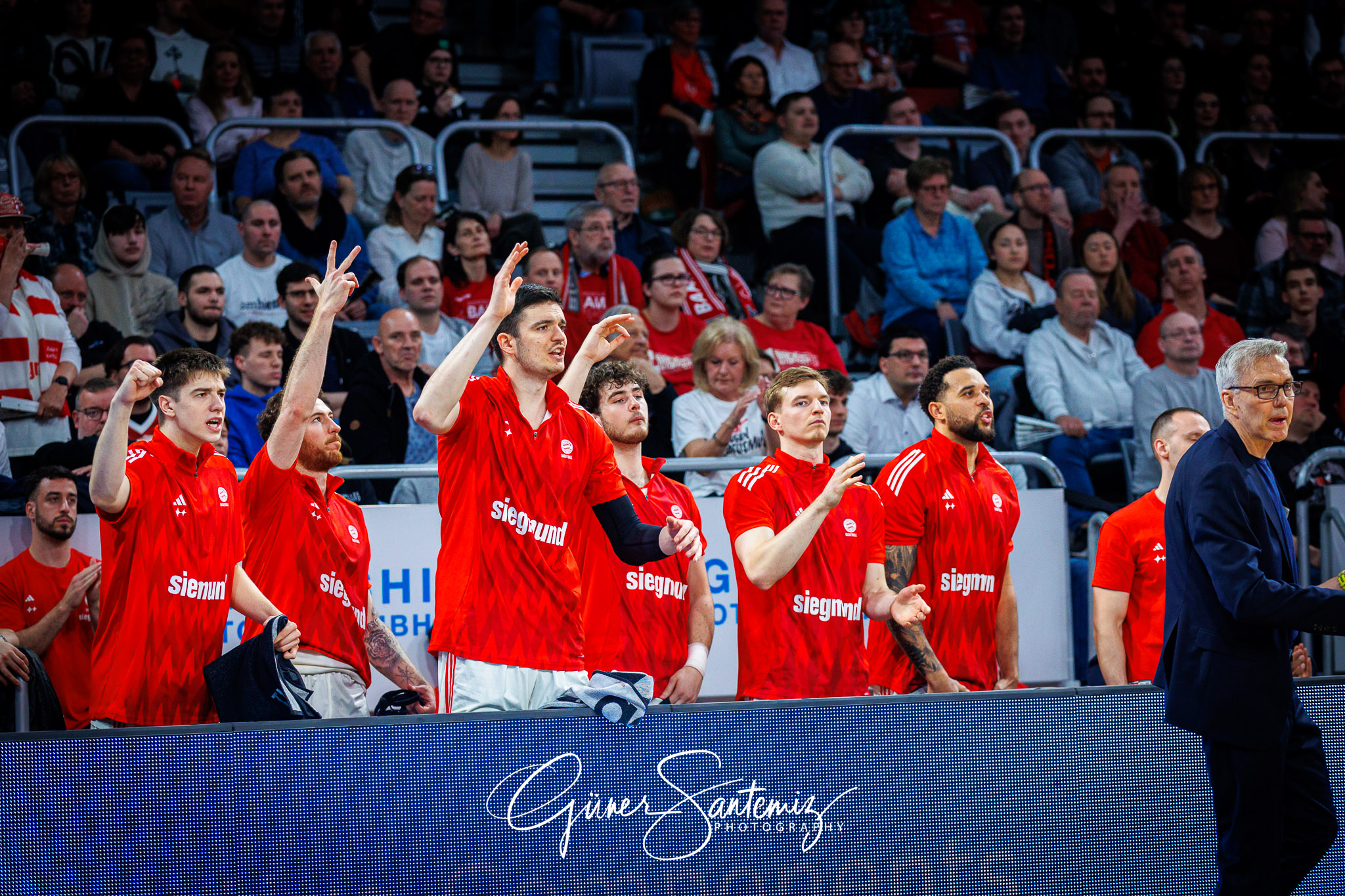 Bamberg Baskets vs. FC Bayern Muenchen Basketball - Basketball -