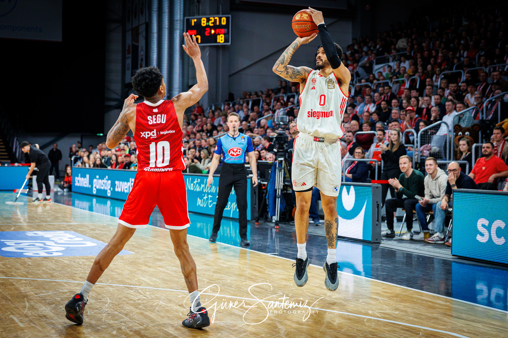 Bamberg Baskets vs. FC Bayern Muenchen Basketball - Basketball -