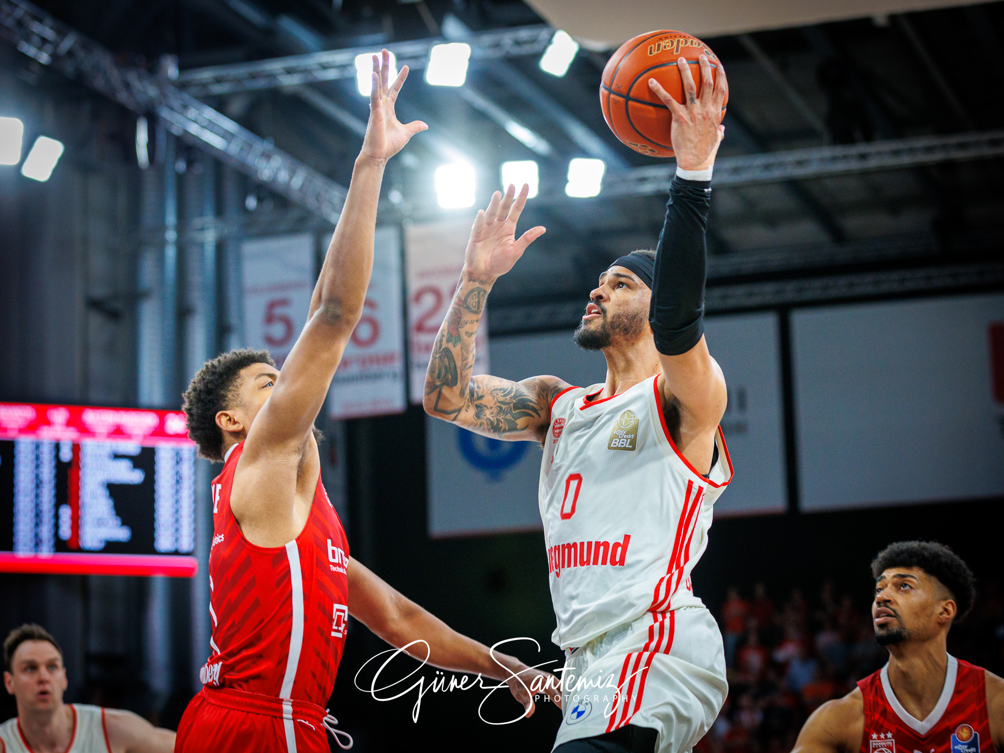 Bamberg Baskets vs. FC Bayern Muenchen Basketball - Basketball -