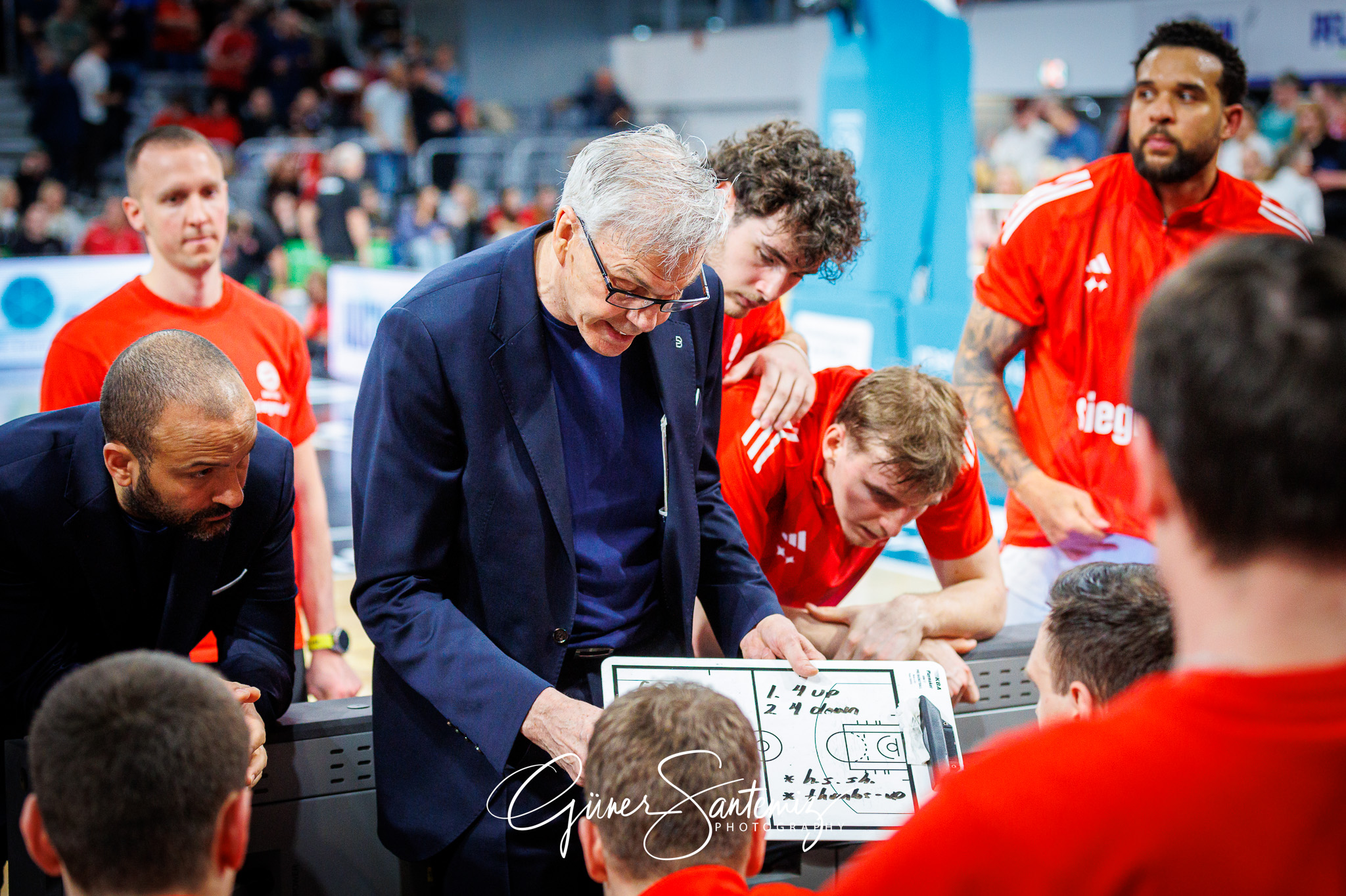 Bamberg Baskets vs. FC Bayern Muenchen Basketball - Basketball -