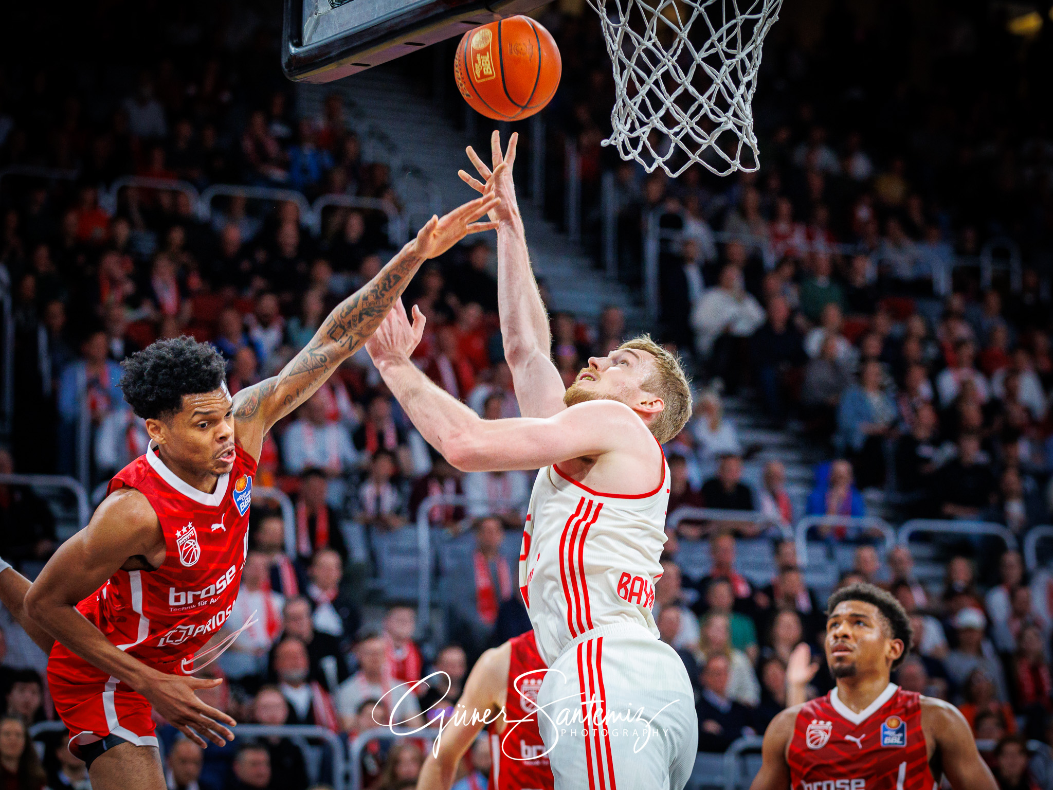 Bamberg Baskets vs. FC Bayern Muenchen Basketball - Basketball -