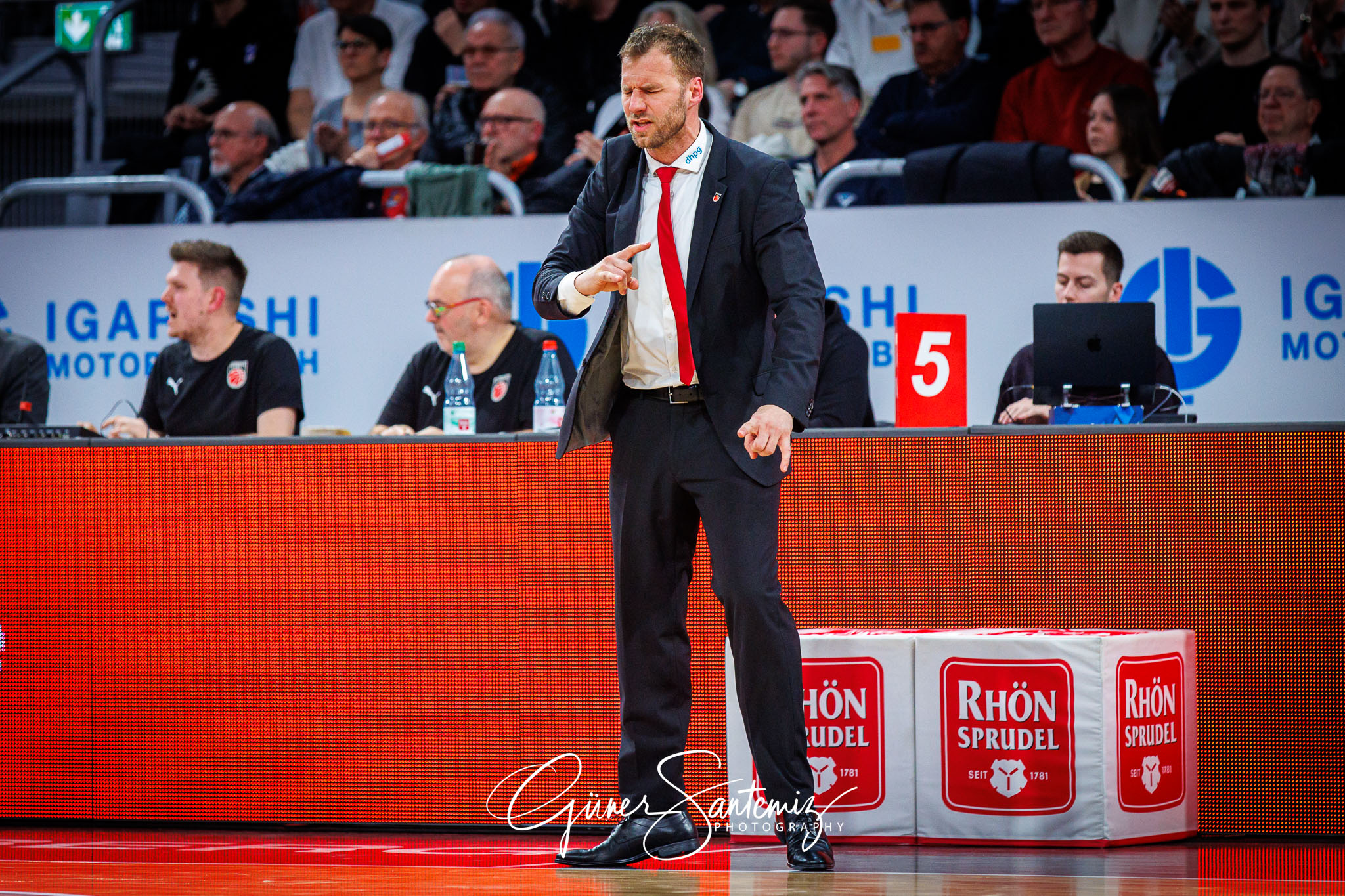 Bamberg Baskets vs. FC Bayern Muenchen Basketball - Basketball -
