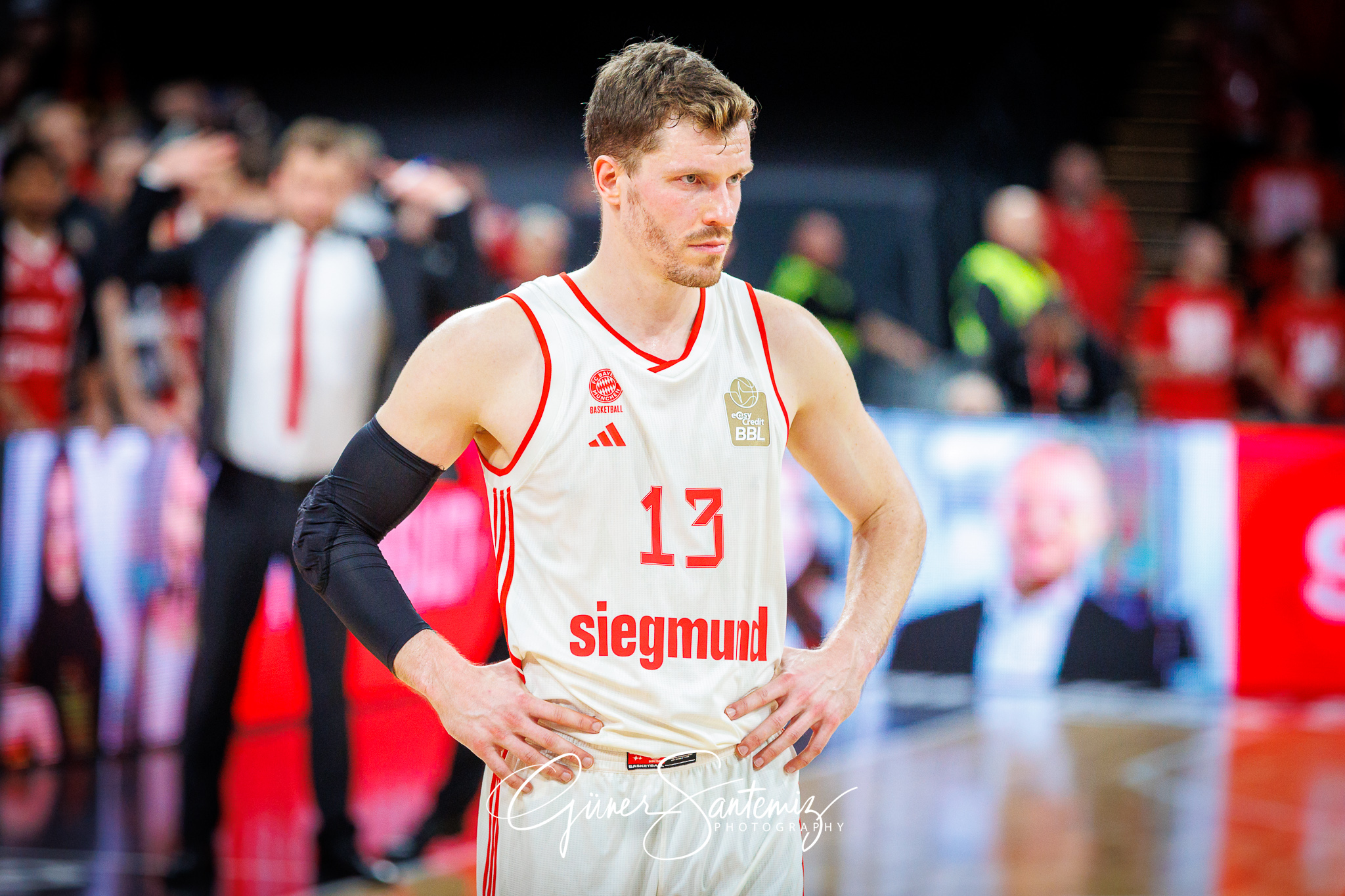 Bamberg Baskets vs. FC Bayern Muenchen Basketball - Basketball -