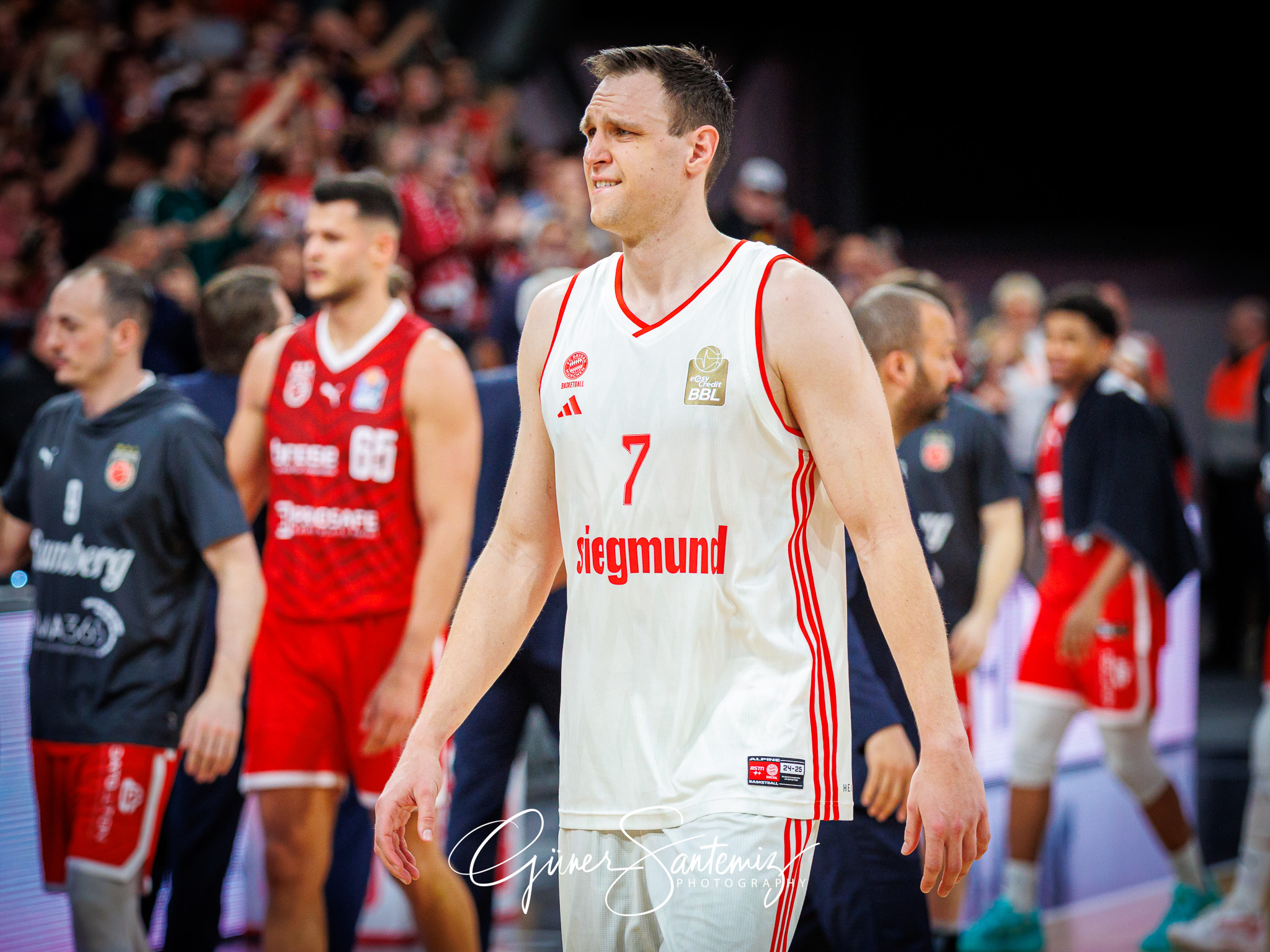 Bamberg Baskets vs. FC Bayern Muenchen Basketball - Basketball -