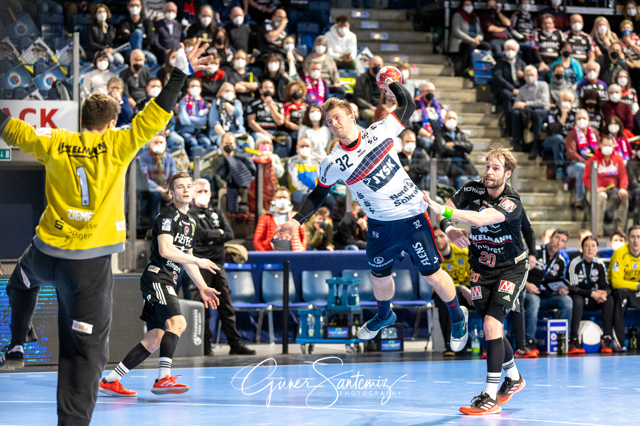 HC Erlangen vs. SG Flensburg-Handewitt - Handball - Bundesliga -